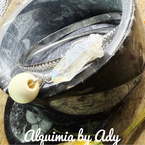 Silver bangle bracelet with selenite - Picture 3 of 9